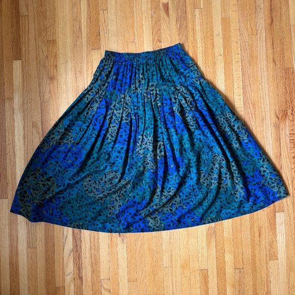Flowy Vintage 80s Patterned Midi Skirt - Picture 4 of 7